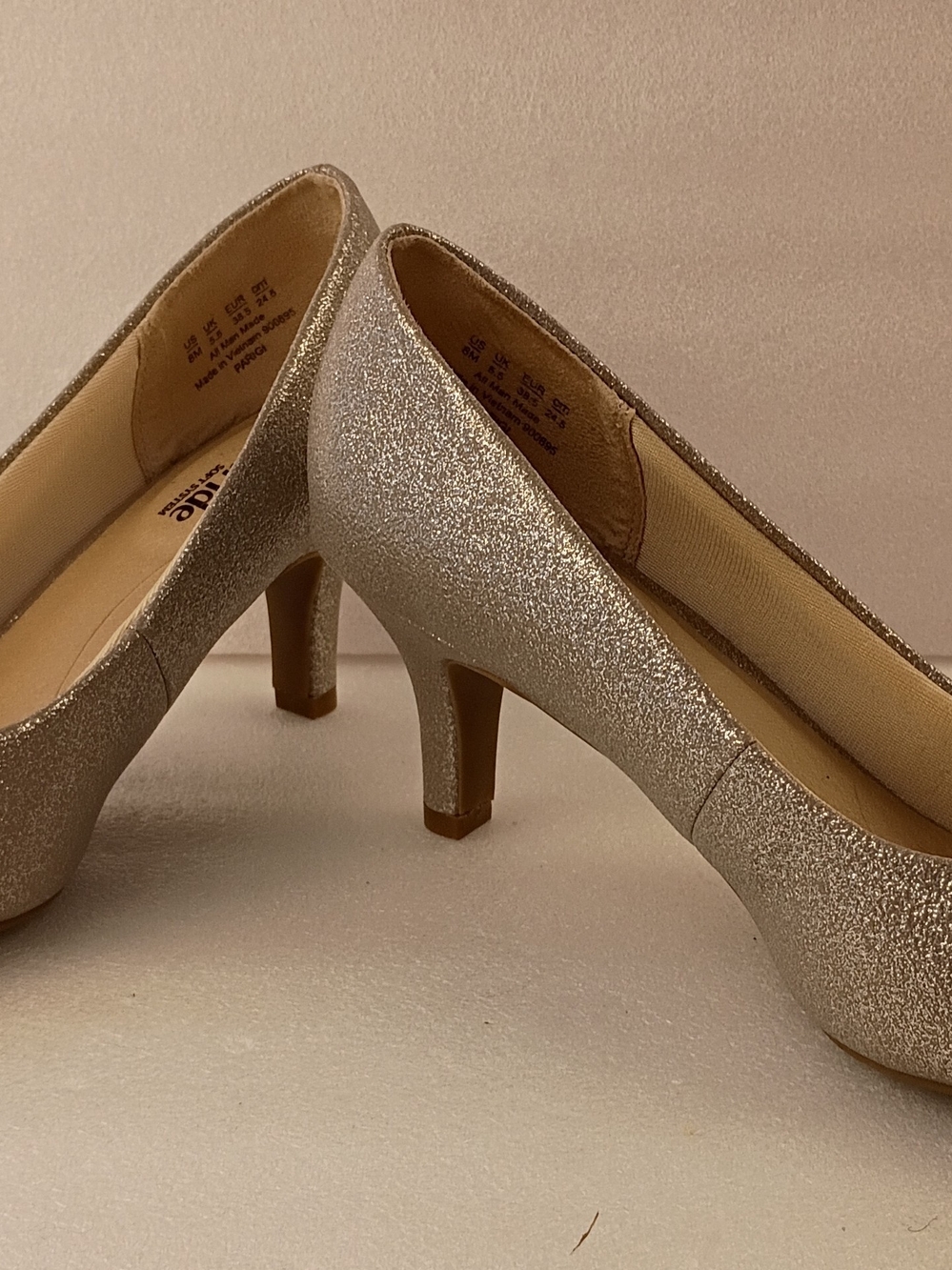 Womens Lifestride Parigi Silver Glitter Pump Heels 8M Basic Formal Dress Dance - Picture 2 of 5